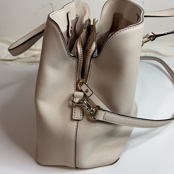 SOLD Kate Spade Pebbled Leather Handbag - Picture 11 of 16